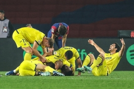 ناراحتی و ناامیدی بازیکنان بارسلونا پس از شکست 5 گله به ویارئال