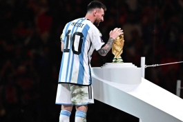 شماره 10 آرژانتین پس از بازنشستگی لیونل مسی برای همیشه بایگانی می‌شود