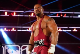 ستاره کشتی کج و WWE در شوی راو نتفلیکس