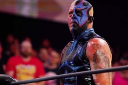 داستین رودز، همان گلداست WWE و برادر کودی رودز در رینگ AEW کشتی کج