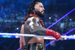 رومن رینز، ستاره کشتی کج و WWE در برند ماندی نایت راو و رئیس قبیله بلادلاین