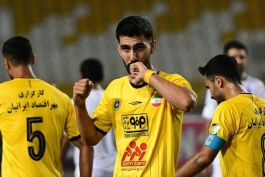 عکس از رضا شکاری وینگر تیم سپاهان