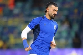 عکس از رامین رضاییان مدافع راست استقلال