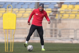 عکس از اوستون اورونوف وینگر پرسپولیس در تمرینات