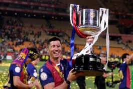 روبرت لواندوفسکی مهاجم لهستانی در زمین - بارسلونا - لالیگا