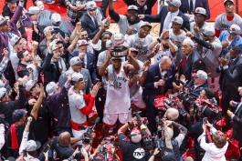 تورنتو رپترز - میلواکی باکس - scotiabank arena - بسکتبال nba