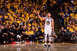 گلدن استیت وریرز - پورتلند تریل بلیزرز - oracle arena - بسکتبال nba