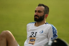 فوتبال ایران-لیگ برتر-هافبک استقلال