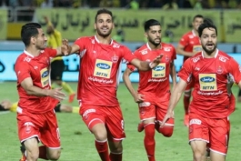 فوتبال ایران-جام حذفی-بازی سپاهان و پرسپولیس-شادی پس از گل بازیکنان پرسپولیس