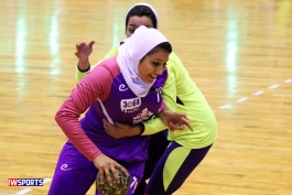تقابل تاسیسات دریایی و ذوب آهن در مهم ترین دیدار لیگ هندبال زنان - iranian women's handball league
