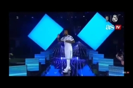 اینم ورود مو فرفری عشق عبدی ما رئالیا😍😍 و سوپرایزش