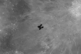 کلیپی واقعی از عبور ایستگاه فضایی بین المللی از مقابل ماه