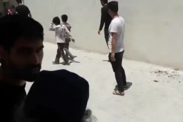 همبازی با کودکان مهاجران افغان ساکن زاغه ای حومه ی پایتخت