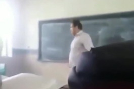 نه به نژادپرستی .....!معلمی خطاب به دانش آموزافغانی ...برو گمشو بیرون افغانی!