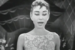 ویدئوی دریافت جایزه اسکار آدری هپبورن در سال ۱۹۵۴