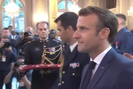 تیم ملی فرانسه در دیدار با مکرون