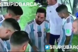 🔥🚨💣کاپیتان مسی و رهبری تیم ملی ارژانتین. اگه فکر میکنید ارژانتین تو این ۱۶ سال بخاطره مسی بوده که هیچ جامی نبرده حق دارین این فیلم همه چی رو ثابت میکنه🤣🤣👉