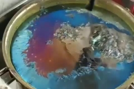 تغییر رنگ جالب بیسموت مایع در اثر اکسیدشدن