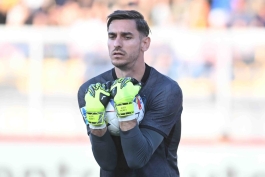 الکس مرت دروازه‌بان ناپولی در فصل ۲۵-۲۰۲۴