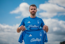 آنگوس گان در ناتینگهام فارست