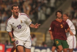 عملکرد درخشان زیدان مقابل پرتغال در یورو 2000