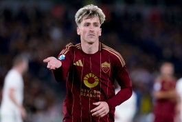 الکسیس سالماکرز / وینگر بلژیکی میلان ایتالیا