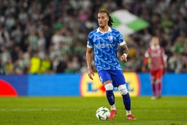 آرچی براون، مدافع چپ انگلیسی خنت بلژیک