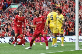 شادی محمد صلاح پس از گلزنی در دیدار لیورپول - کریستال پالاس در لیگ برتر انگلیس