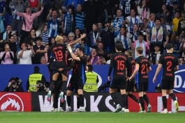 بازیکنان بارسلونا پس از گلزنی لامین یامال مقابل اسپانیول - لالیگای اسپانیا