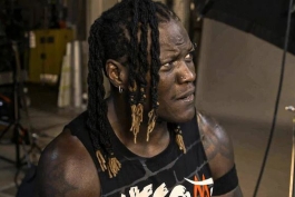 آرتروث؛ ستاره کشتی کج و WWE