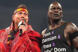 ستارگان کشتی کج WWE در شوی راو 