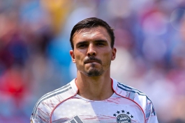 ژائو پالینیا در بازی بنفیکا و بایرن مونیخ در مرحلۀ گروهی جام جهانی باشگاه‌ها؛ سال 2025