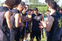 عکس از احسان حاج صفی در تمرینات سپاهان