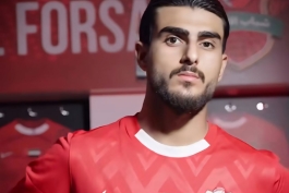 عکس از رضا غندی پور مهاجم ایرانی تیم شباب الاهلی