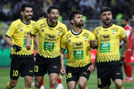 عکس از گل محمد دانشگر به پرسپولیس در بازی سپاهان و پرسپولیس