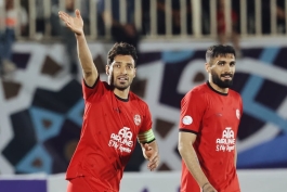 عکس از شجاع خلیل زاده مدافع وسط تراکتور