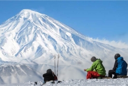 عکس از کوهنوردی در قله دماوند