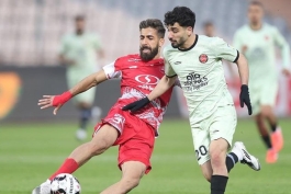 فرشاد فرجی مدافع راست پرسپولیس تهران و بازیکن سابق نساجی قائمشهر - مهدی هاشم نژاد وینگر تراکتور تبریز - لیگ برتر ایران