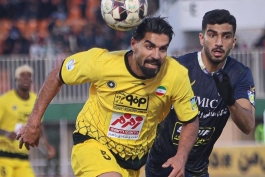 رضا اسدی هافبک و مهاجم سپاهان اصفهان - بازیکن سابق تراکتور و پرسپولیس - بازی سپاهان و چادرملو اردکان - لیگ برتر ایران