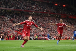 شادی فدریکو کیه‌زا در آنفیلد