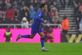 تایلر آدامز در بازی ساندرلند - بورنموث