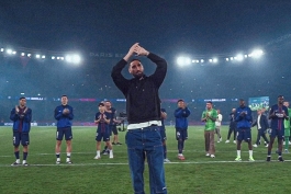 خداحافظی جالوییجی دوناروما با هواداران و بازیکنان در ورزشگاه پارک دو پرنس