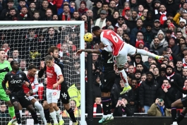 گل گابریل ماگالاش به کریستال پالاس