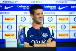 کریستین کیوو سرمربی رومانیایی اینتر در کنفرانس خبری قبل از بازی با ناپولی