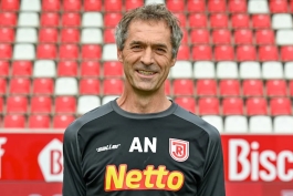 دکتر آندریاس هارلاس-نویکینگ - پزشک تیم یان رگنسبورگ - برنده جایزه فیرپلی فیفا 2025