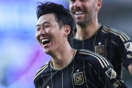 سون هیونگ مین - بازیکن کره‌ای لس آنجلس اف سی