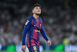 پدری - هافبک اسپانیایی بارسلونا 