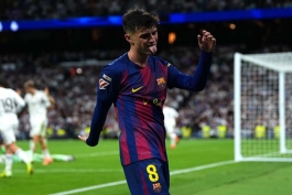 پدری - هافبک اسپانیایی بارسلونا 