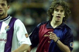 کارلس پویول با پیراهن بارسلونا در سال 2001