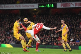 اولیویه ژیرو با پیراهن آرسنال